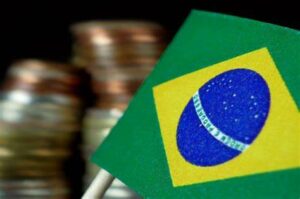Brasil cai para quarto lugar no ranking global de juros reais.2025