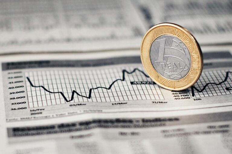 Alta dos juros deve desacelerar a economia nos próximos meses.