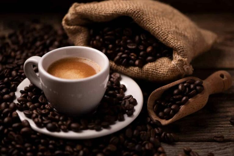 “preço do Café” por que O preço do café chegou a 77% mais caro em um ano?